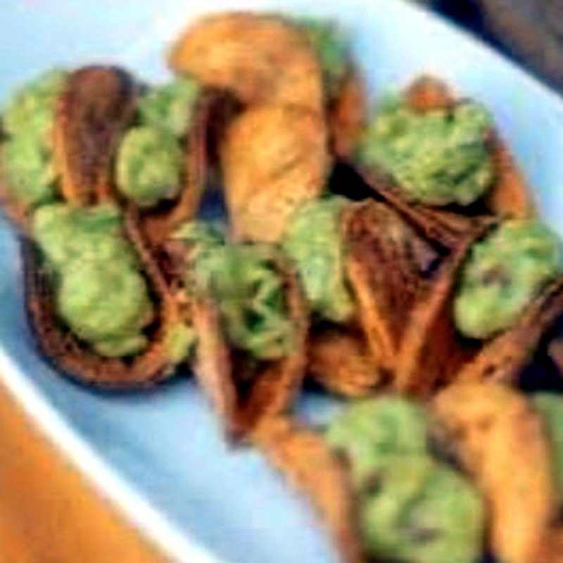 Leaf-wrapped dish